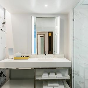 Corner King Room